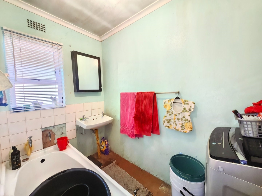 5 Bedroom Property for Sale in Beacon Valley Western Cape
